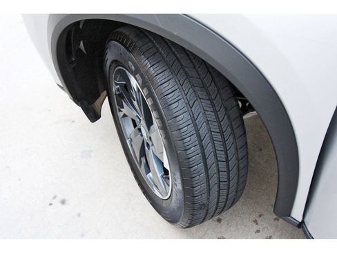 Used 2024 Nissan Rogue SV image 34