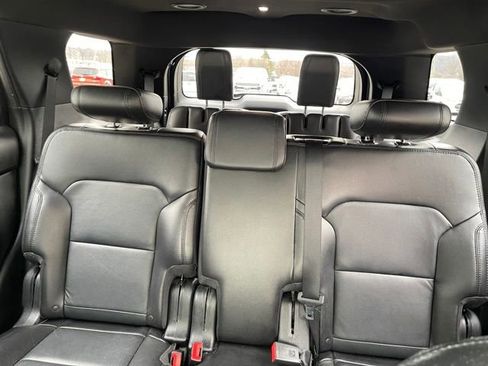 Used 2018 Ford Explorer XLT w/ Equipment Group 202A image 29