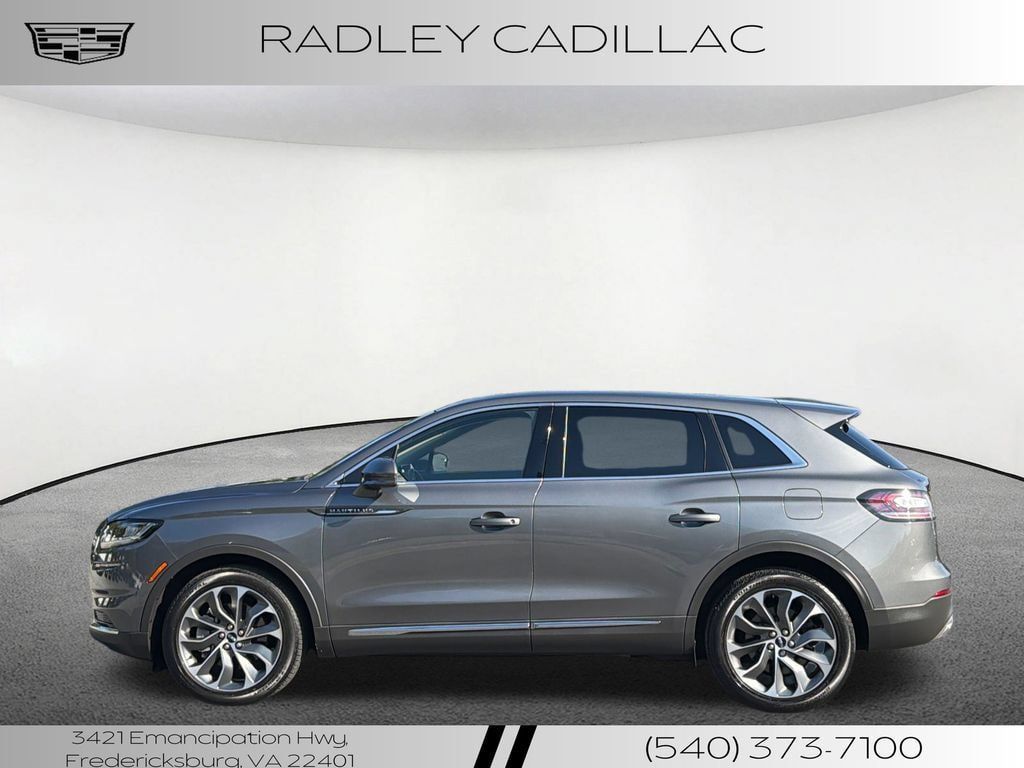 Used 2023 Lincoln Nautilus Reserve AWD/4WD image 17