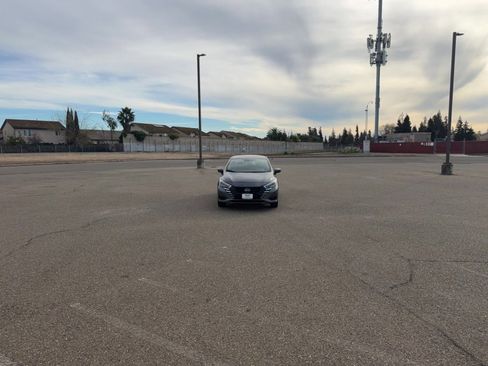 Used 2025 Nissan Versa SV image 16