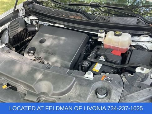 Used 2023 Chevrolet Traverse LT FWD image 28