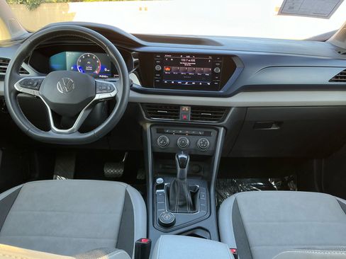 Used 2022 Volkswagen Taos SE w/ Panoramic Sunroof Package image 14