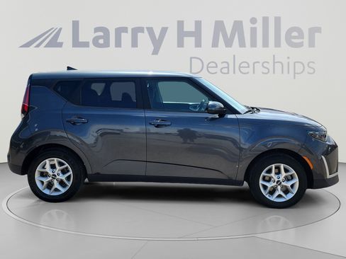 Used 2023 Kia Soul LX w/ Option Group 015 FWD image 6