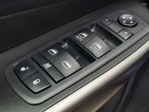 Used 2020 Jeep Cherokee Latitude Plus w/ Cold Weather Group AWD/4WD image 14