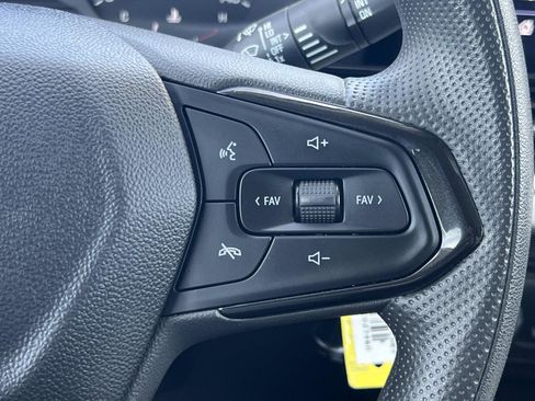 Used 2024 Chevrolet Trax LS w/ LS Convenience Package image 10