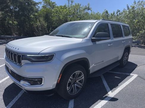 Used 2024 Jeep Wagoneer Series II w/ Flexible Seating Group RWD image 1