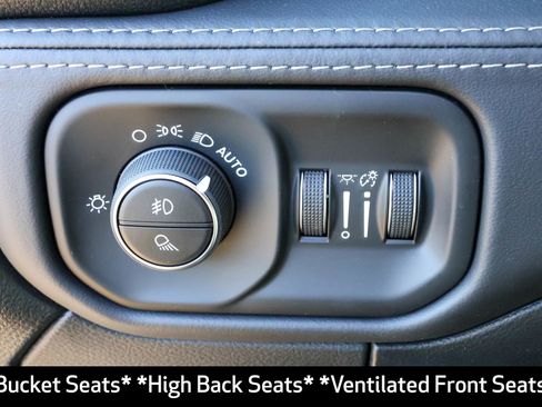 New 2026 RAM 3500 Laramie AWD/4WD image 38