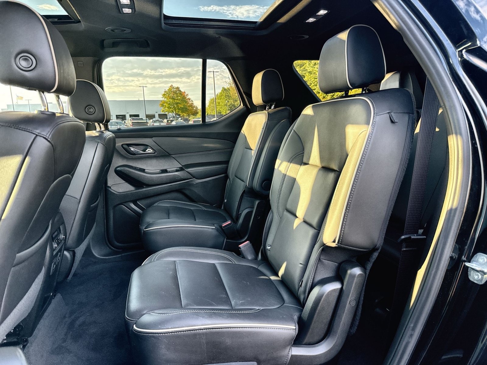 Used 2023 Chevrolet Traverse Premier w/ Redline Edition AWD/4WD image 26