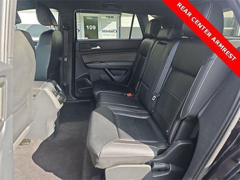 Used 2022 Volkswagen Atlas Cross Sport SE image 24