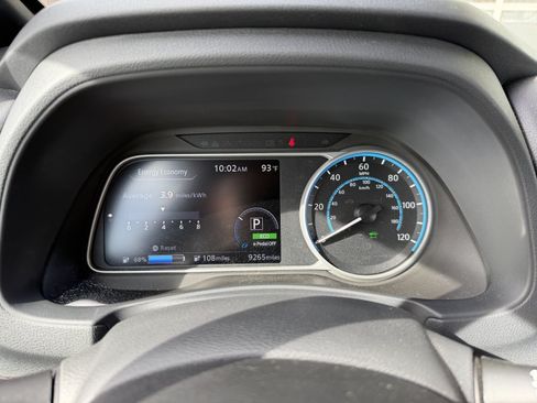 Used 2025 Nissan Leaf S FWD image 17