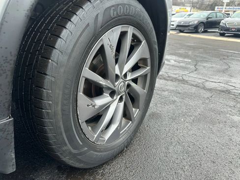 Used 2016 Nissan Rogue SL w/ SL Premium Package image 35