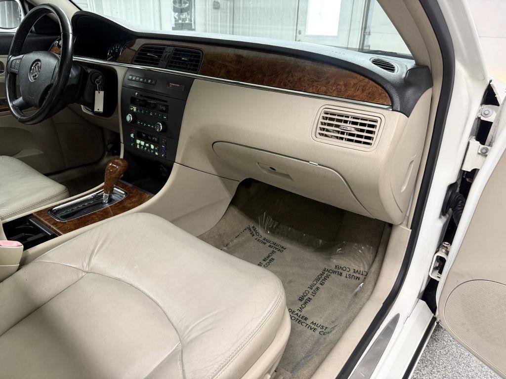 Used 2005 Buick LaCrosse CXS w/ Gold Convenience Package FWD image 25