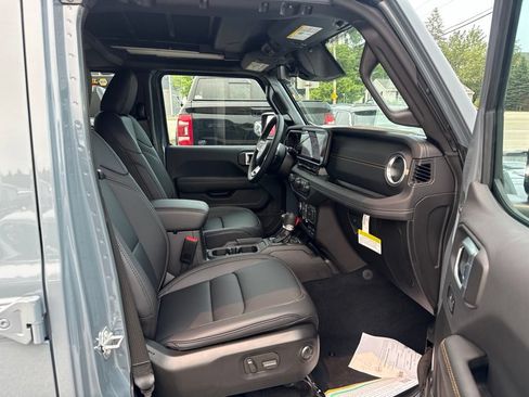 New 2026 Jeep Wrangler Unlimited Sahara AWD/4WD image 26