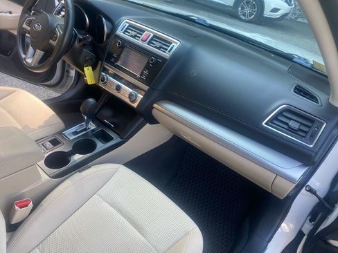 Used 2017 Subaru Outback 2.5i AWD/4WD image 22