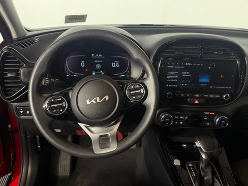 Used 2025 Kia Soul S FWD image 11