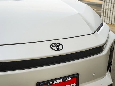 New 2026 Toyota C-HR AWD/4WD image 10