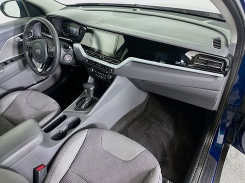 Certified 2020 Kia Niro LX image 29