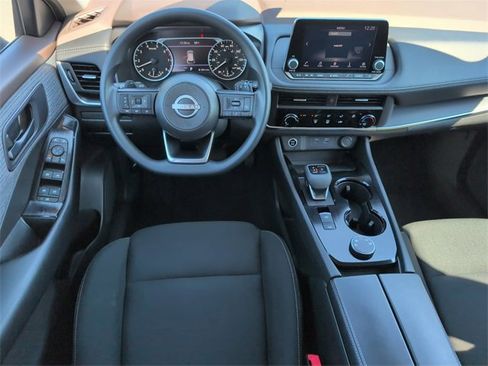 Used 2023 Nissan Rogue S image 26