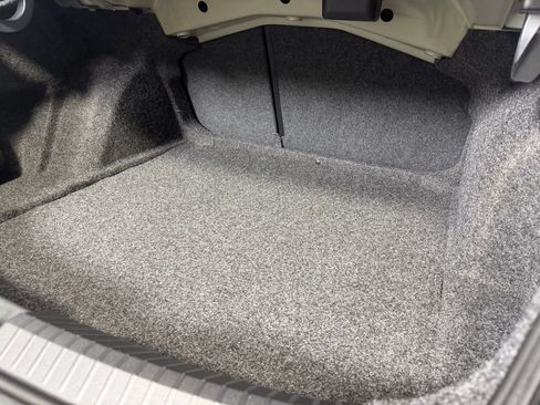 Used 2025 Volkswagen Jetta Sport image 29