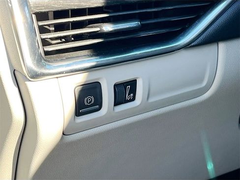 Used 2021 Cadillac XT4 Premium Luxury w/ Driver Awareness Package image 10