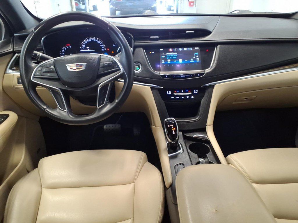 Used 2017 Cadillac XT5 FWD image 13