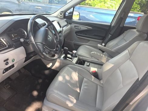 Used 2017 Honda Pilot EX-L image 4