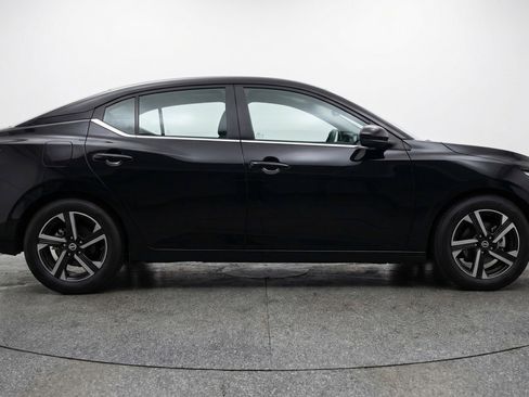 Used 2025 Nissan Sentra SV FWD image 11