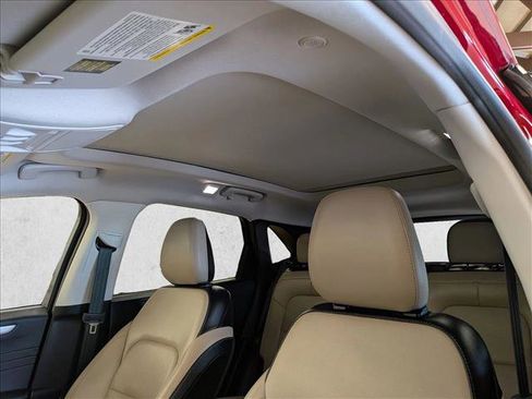 Certified 2022 Ford Escape SEL AWD/4WD image 19