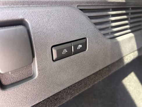 New 2026 Lincoln Nautilus Premier AWD/4WD image 17