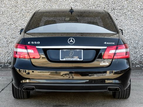 Used 2013 Mercedes-Benz E 550 4MATIC Sedan image 11