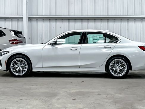 Used 2026 BMW 330i Sedan w/ Convenience Package RWD image 5