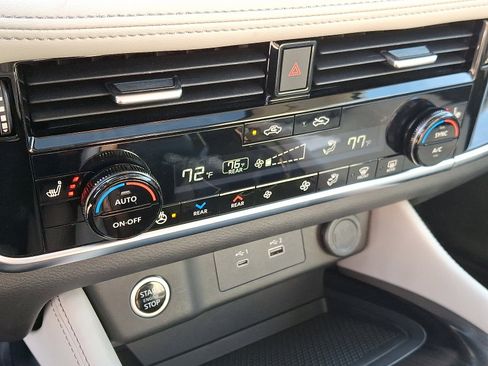 Certified 2023 Nissan Rogue SL w/ SL Premium Package image 16