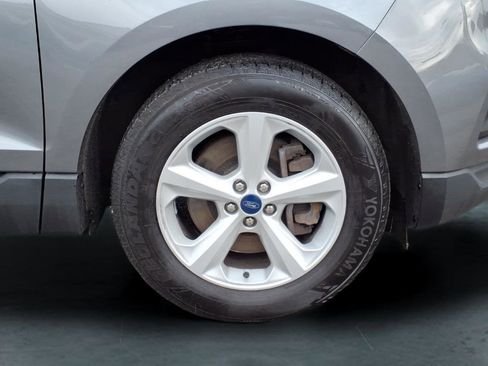 Used 2022 Ford Edge SE image 11