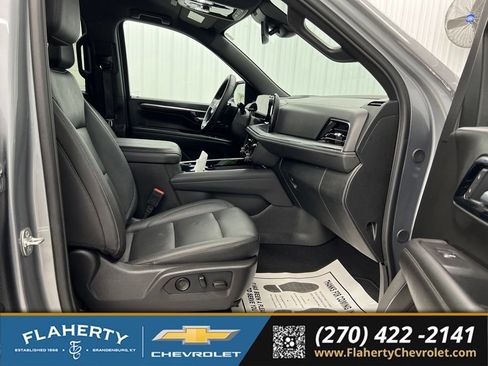 Used 2026 Chevrolet Suburban LT w/ Comfort Package AWD/4WD image 15