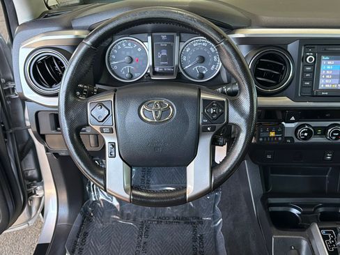 Used 2016 Toyota Tacoma SR5 RWD image 12