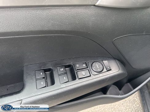 Used 2019 Hyundai Elantra SE w/ Cargo Package image 16