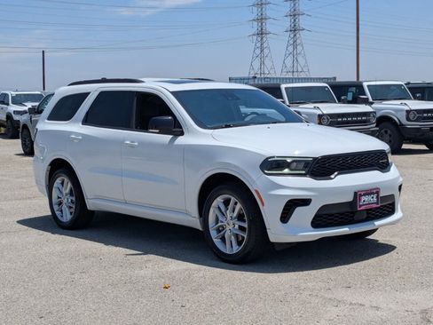 Used 2024 Dodge Durango GT AWD/4WD image 3