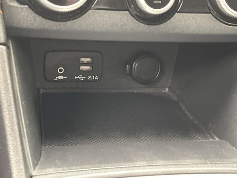 Used 2023 Subaru Crosstrek 2.0i Premium image 19