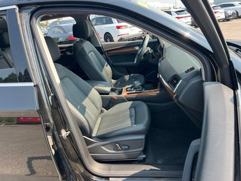Used 2023 Audi Q5 2.0T Premium Plus w/ Premium Plus Package AWD/4WD image 39