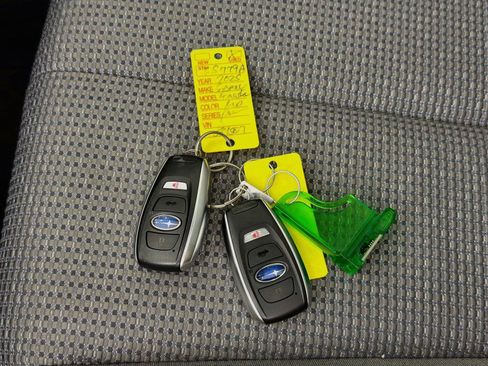 Used 2025 Subaru Forester Premium w/ Convenience Package #1 AWD/4WD image 4