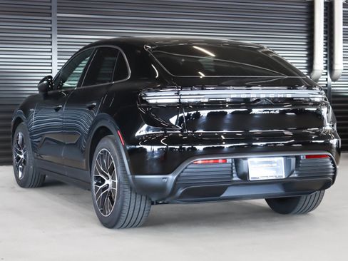 Certified 2025 Porsche Macan 4S Electric image 3