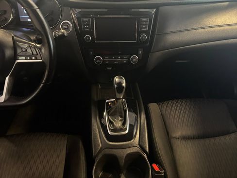 Used 2020 Nissan Rogue SV AWD/4WD image 11