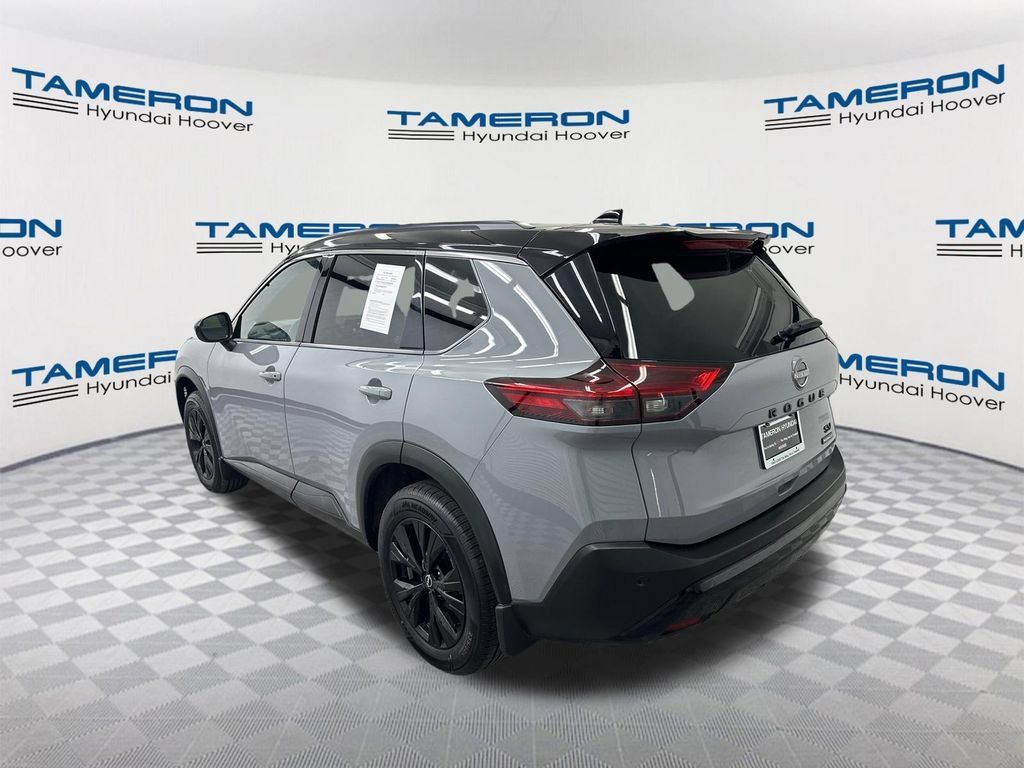 Used 2023 Nissan Rogue SV w/ SV Premium B Package FWD image 3