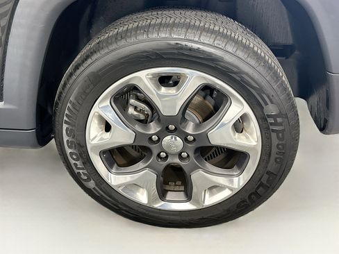 Used 2019 Jeep Compass Limited image 11