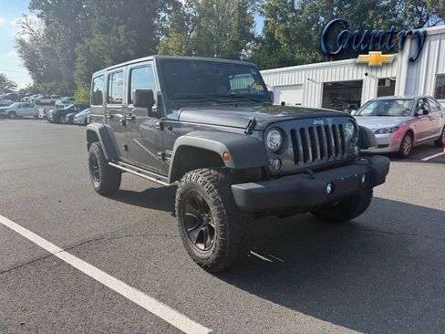 Used 2017 Jeep Wrangler Unlimited Rubicon w/ Connectivity Group AWD/4WD image 1