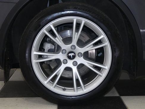 Used 2023 Tesla Model Y AWD image 30