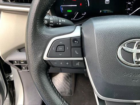 Certified 2024 Toyota Sienna XLE image 24