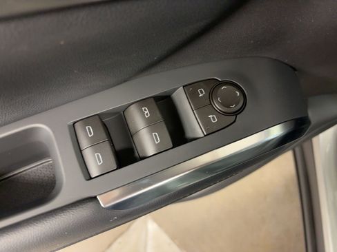 New 2026 Chevrolet Traverse LT w/ Sun and Wheel Package image 13