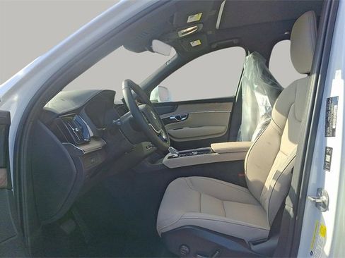 New 2026 Volvo XC90 B6 Plus w/ Protection Package Premier image 7