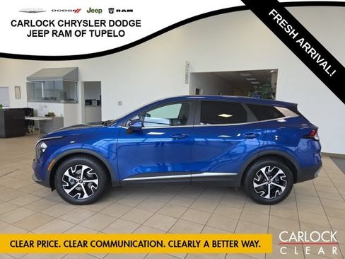 Used 2023 Kia Sportage EX FWD image 3
